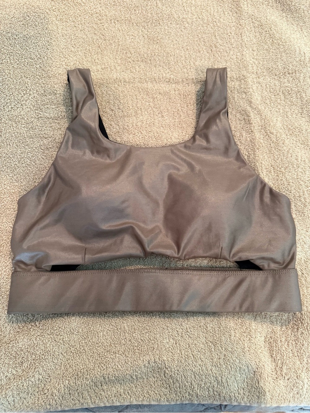 High shine banded Scoop-Neck Performance Sports Bra in Taupe